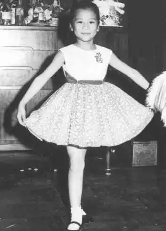 "最美黄蓉"翁美玲:为2个男人自杀4次,究竟是谁害死了她?