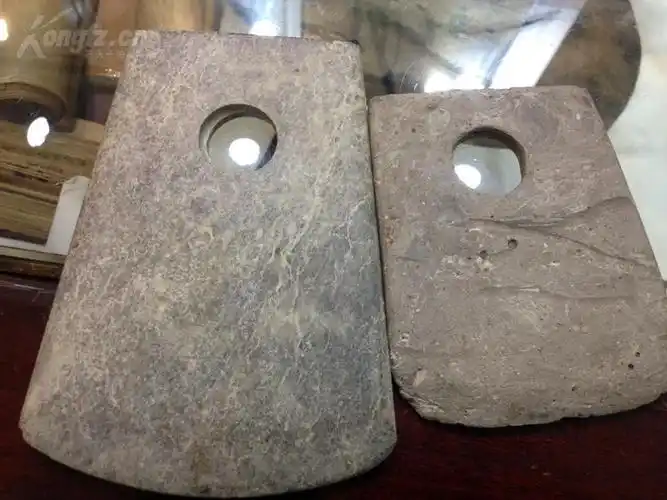 【图】古代石斧二个,拍品信息,网上拍卖,拍卖图片,拍卖网,拍卖网站