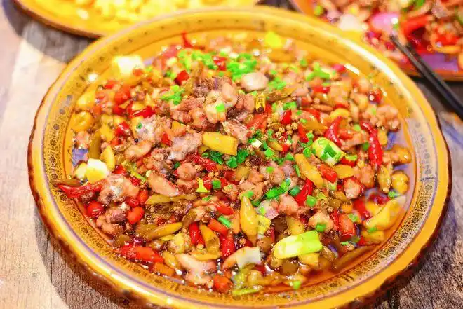 88元抢红岩口孙记泡椒兔套餐泡椒兔火爆兔肝土豆条紫菜蛋花汤凉拌木耳