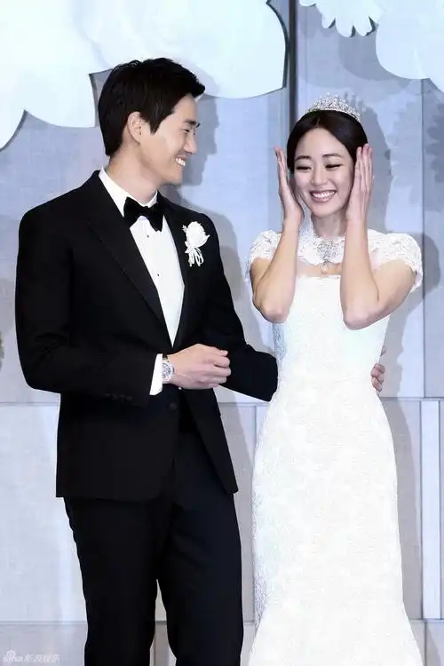 高清组图:韩星情侣刘志泰金孝珍婚礼 众星到场祝贺_高清图集_新浪网