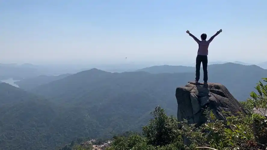 【初级登山线】打卡花都醉美第一峰,徒步"了哥髻"大环线,俯瞰九龙湖