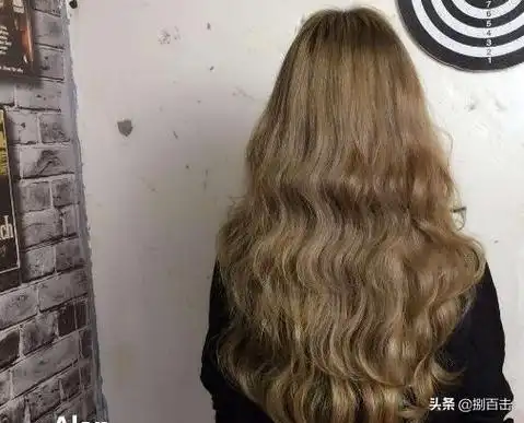 哪个比较显白?_玩链品牌号