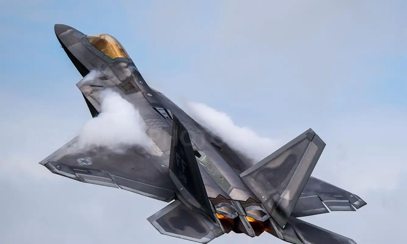 f22猛禽隐形战斗机一些少见的角度微小细节透露一些先进之处