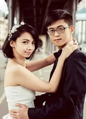 如今她嫁了一个对她很好的老公,也生了一个非常可爱的女儿,人生如此