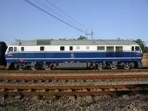 机车装用标定功率为 3860kw 的 16v2802ja型柴油机,jf204c型同步主