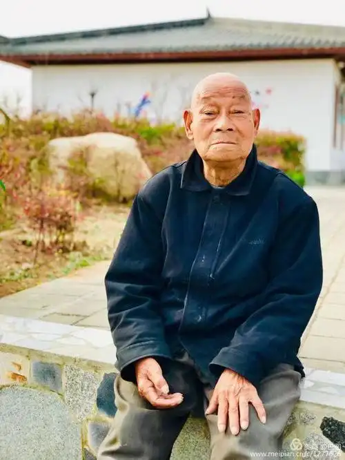 巴图视觉:近百张洛阳父亲的照片,配上诗歌庆祝父亲节