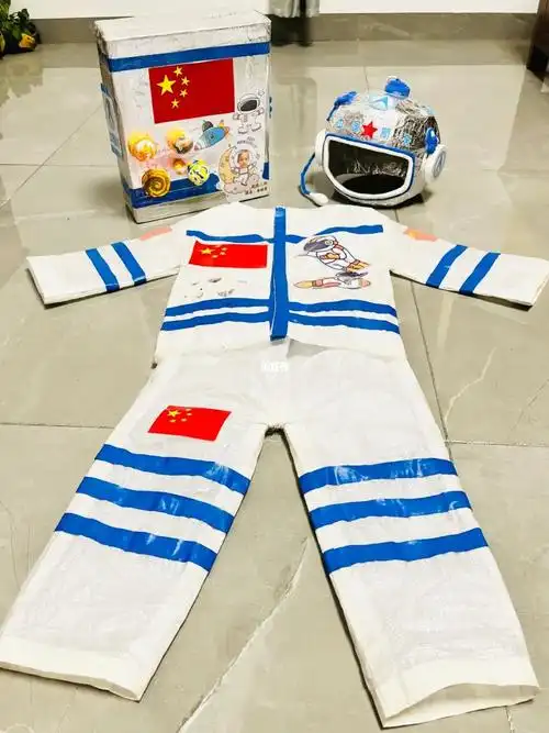 989969049899690498996904 宇航员服装制作