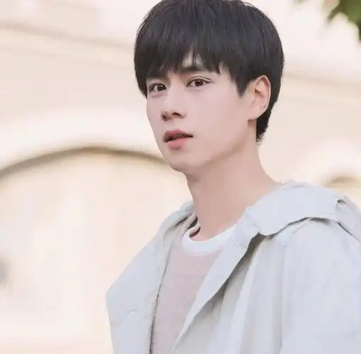 《暗恋橘生淮南》胡一天版剧照来袭,穿校服好青春啊,少年感十足