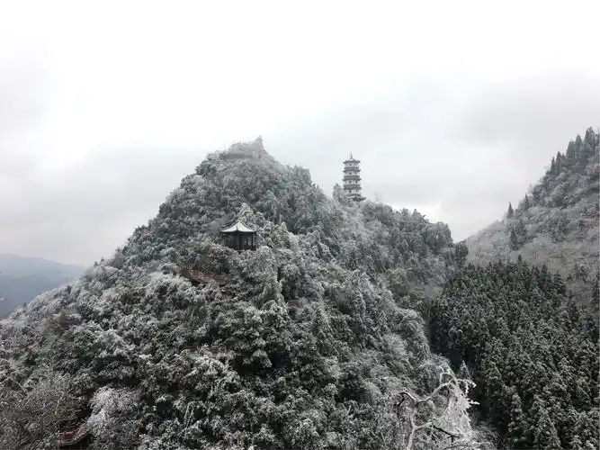 娄山雪景:让游客流连忘返