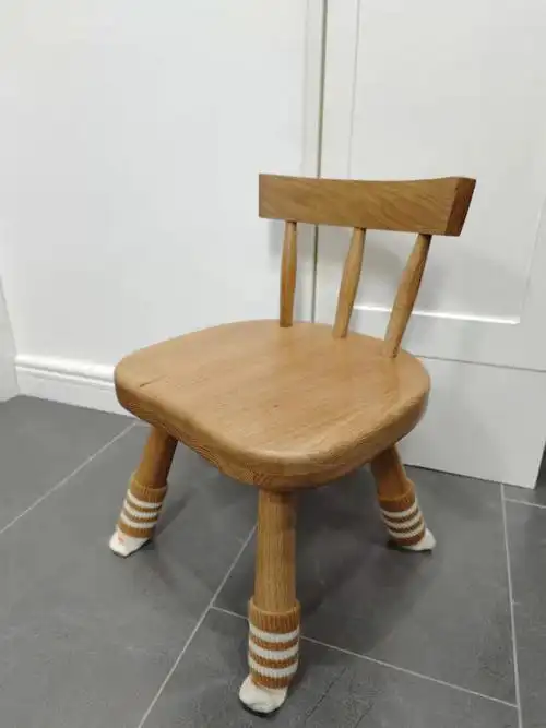 用料扎实的白橡木童年小凳子