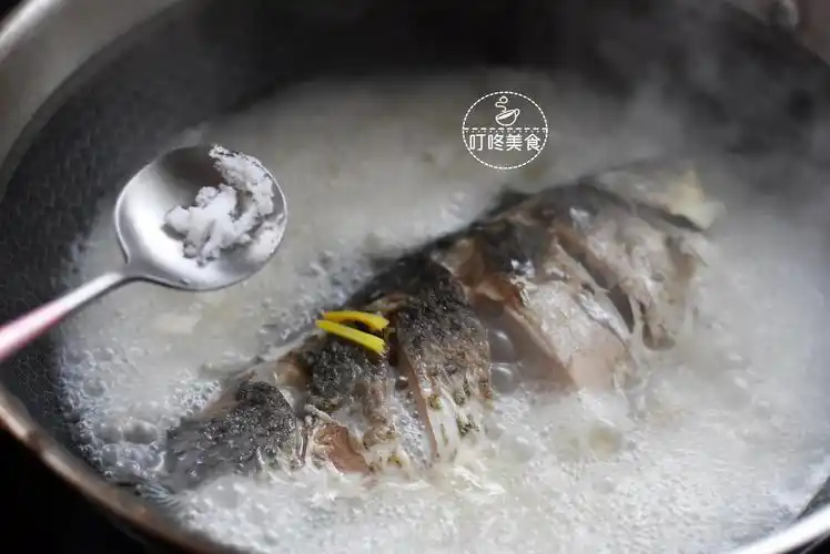 熬鱼汤时放什么去腥,熬鱼汤时放什么去腥味