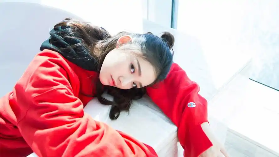 美女明星林允桌面壁纸_360社区