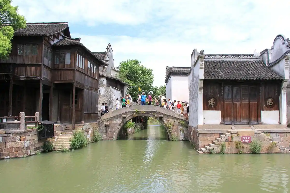 中国最美文旅小镇:全镇仅一半收门票,仅开发一半名气却堪比省会