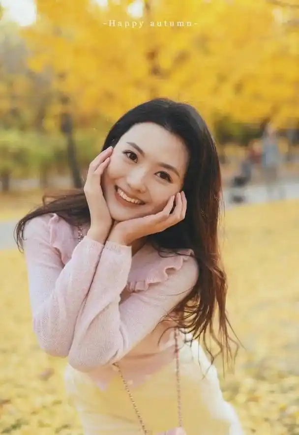 美女主持人刘颢玥