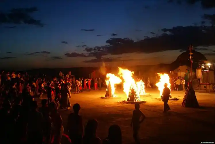 激情肆意的篝火晚会