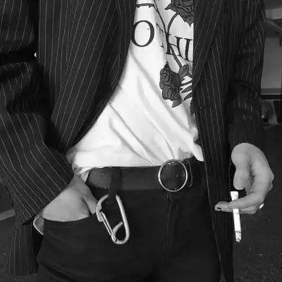 2022男生头像霸气半身控