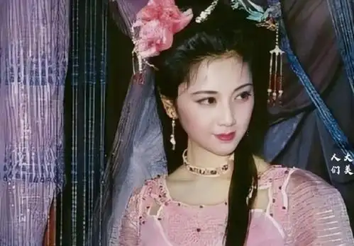 女儿国国王颜值有多绝年轻时漂亮到犯规放大十倍都零瑕疵