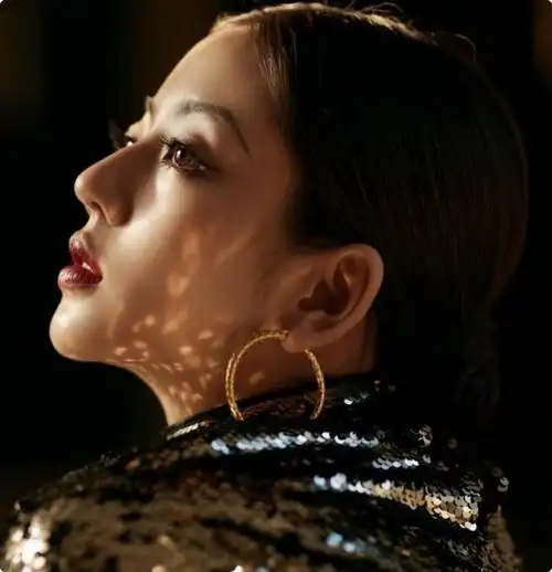 看脸是美女,一看脖子全完蛋,这5位女星被短脖子拖累,太尴尬了