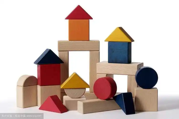 大家都知道,要堆积木的话得一块一块堆才能搭成高楼嘛!