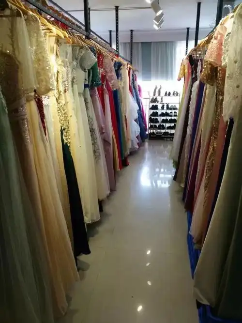 桂林山水同美舞服租赁工作室,你的演出衣橱.