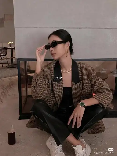 博主储镒恬佩戴lj70安吉林联名系列