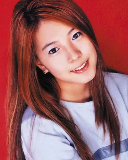 出道前 :  三年十个月,14岁出道的boa十岁就进sm当练习生了 刚出道