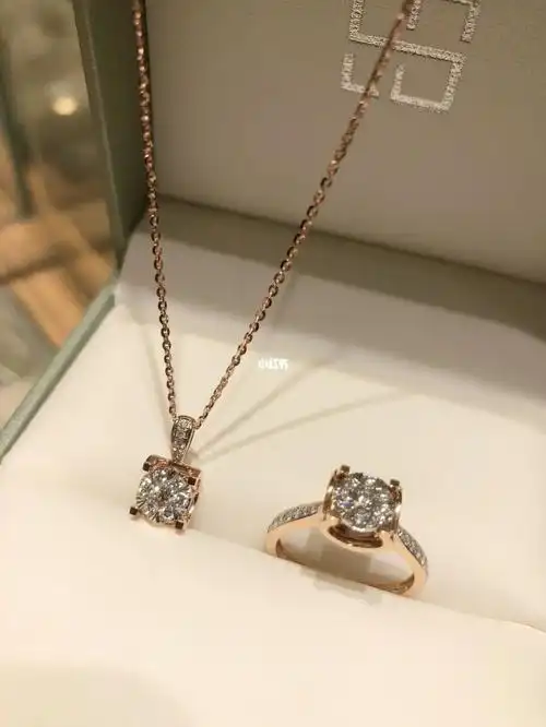 谢瑞麟  #钻石戒指  #谢瑞麟钻石吊坠  #经典牛头款钻戒