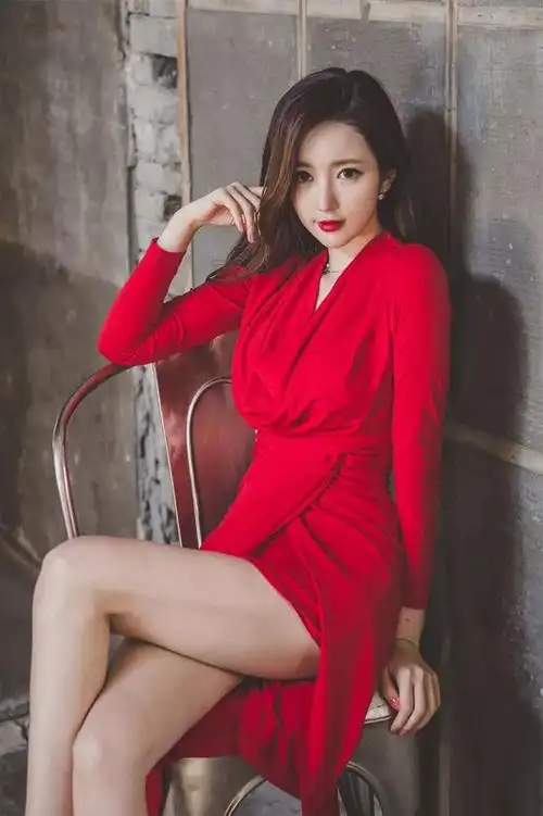 韩国名模李妍静颜如碧玉桃腮杏脸