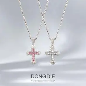 彩锆十字架项链吊坠欧美嘻哈个性满钻锁骨链轻奢情侣饰品配饰新款