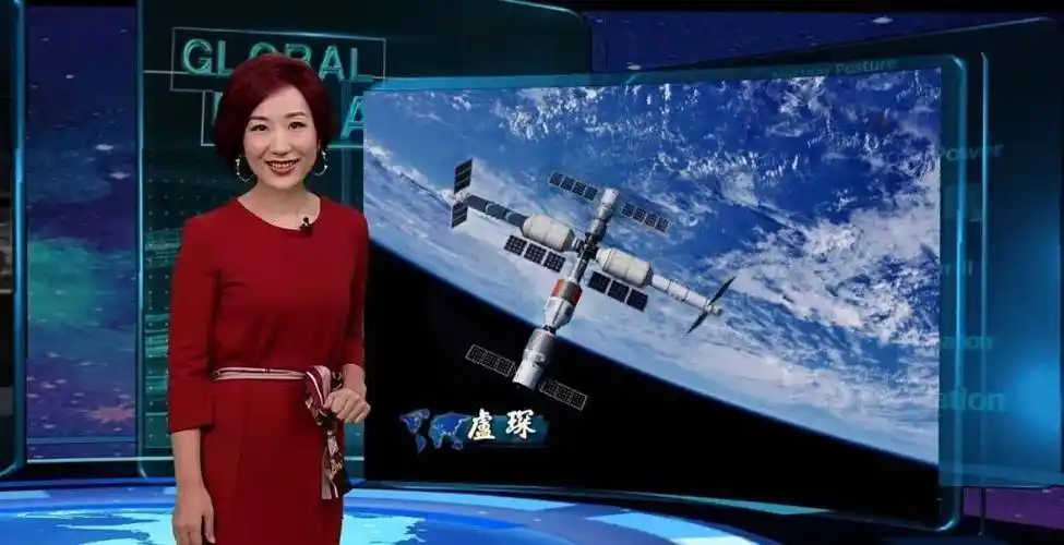 美女卢琛,从电视到凤凰卫视,家庭和事业都兼顾,还活得这么精彩_新闻