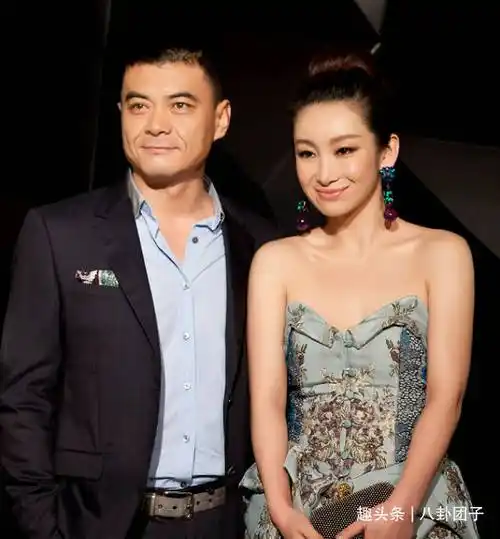 原创最丑影后秦海璐前任为了李湘分手了她再嫁二婚最懂她的人男