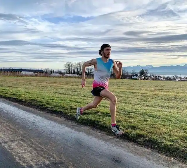 掌握"送髋"技术,才能跑得舒展有力!