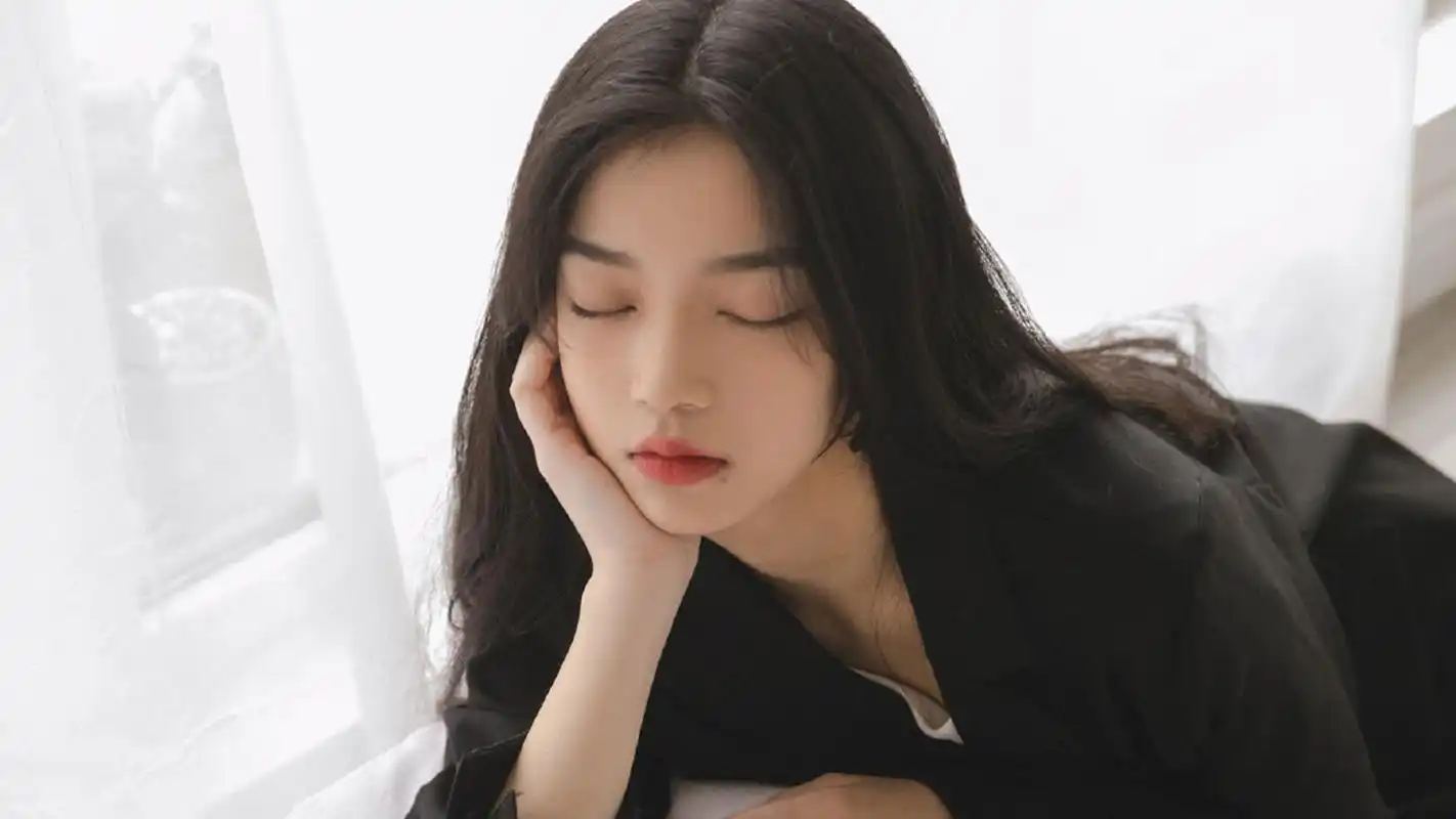 31m上传时间:2020-06-16壁纸标签:高颜值美女气质写真桌面壁纸壁纸