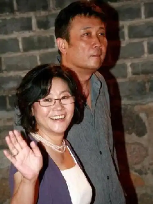 名导李少红:婚姻里有遗憾,当年主动追求丈夫,婚后生活