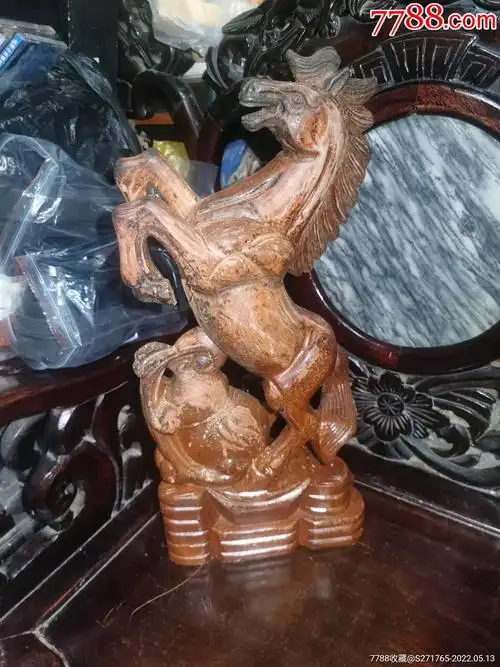老花梨木雕马摆件寓意马到功成