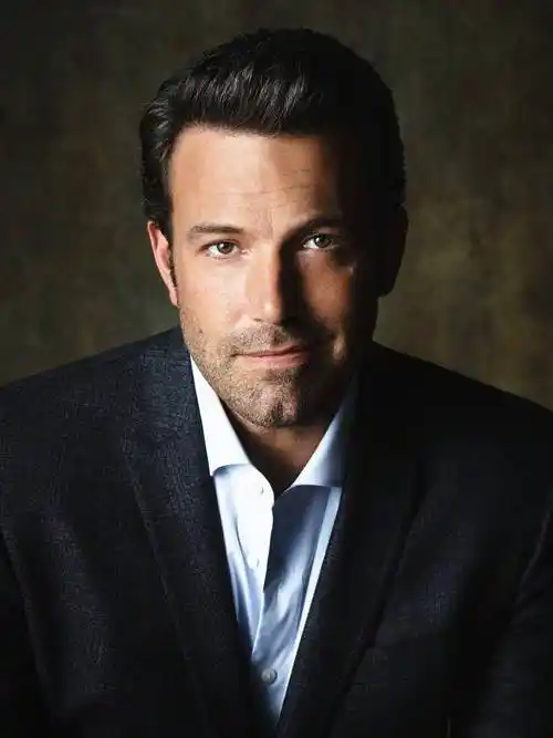 p>本·阿弗莱克(ben affleck),1972年8月15日出生于美国加州伯克利