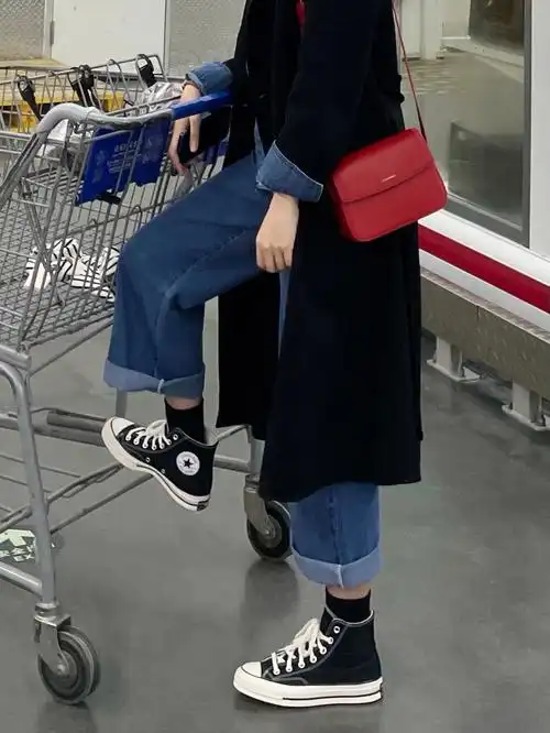 ootd匡威帆布鞋77牛仔裤日常耐看穿搭