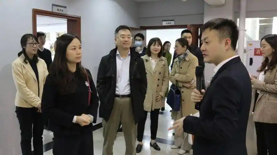 主城都市区中心城区共青团工作推进会在大渡口区召开