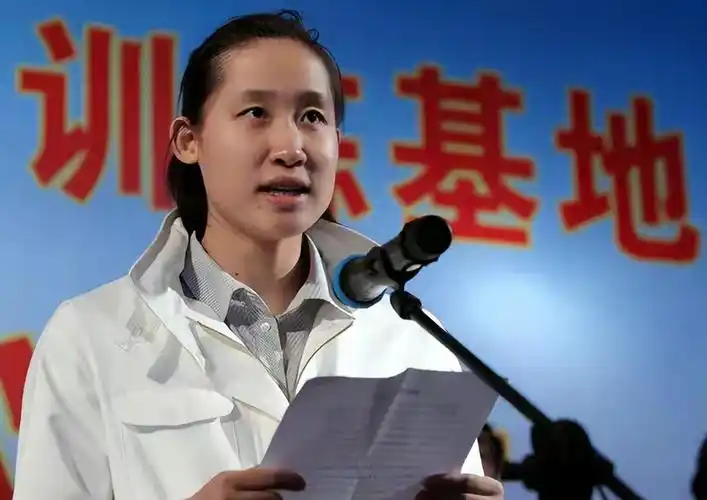 蝶泳皇后刘子歌19岁成奥运冠军27岁嫁大23岁教练现状如何