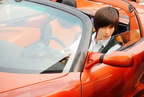 铠甲勇士刑天里吴昊泽的发型