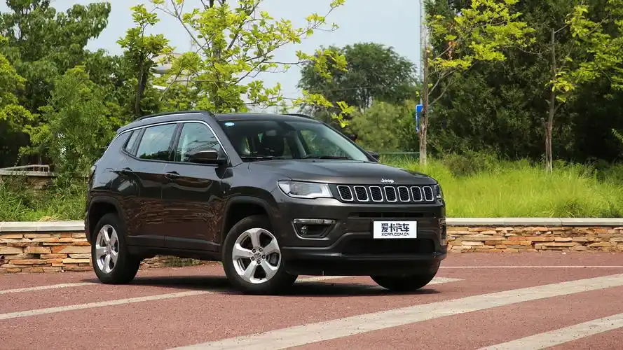 指南者 220t 自动家享四驱版