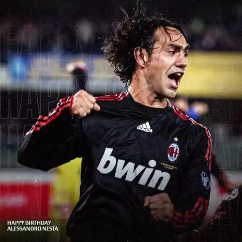 优雅卫士米兰官方为内斯塔庆生最伟大的后卫之一为球场增色