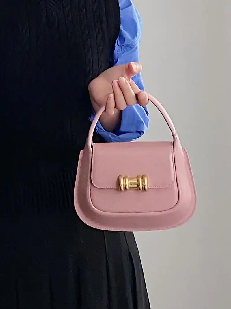 好心动介只藕粉色马鞍包也太少女了叭