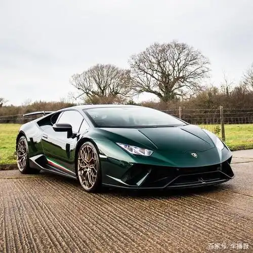 绿色兰博基尼huracan,颜色很赞!