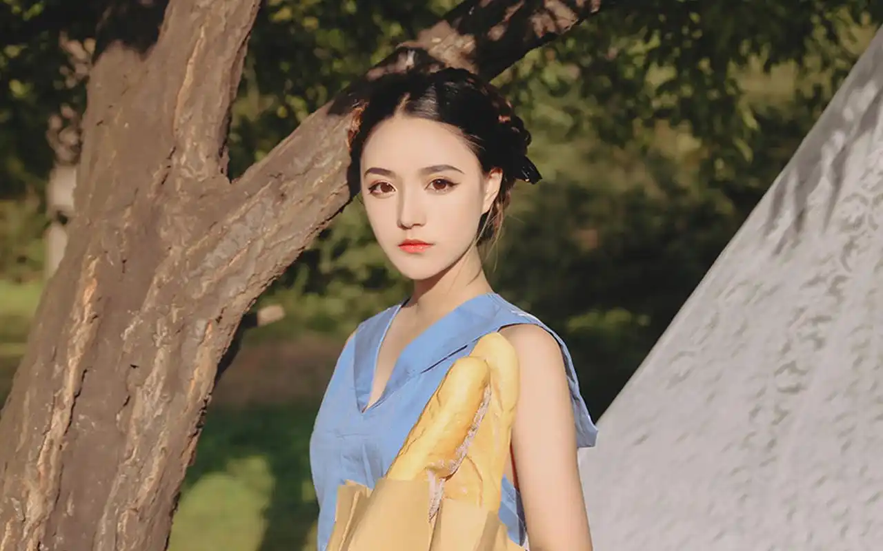 户外小清新美女高清电脑桌面壁纸