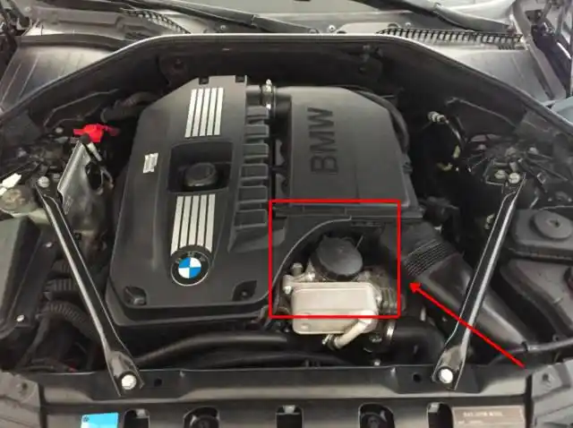 换机油是"抽"还是"放"?怎样做更爱车