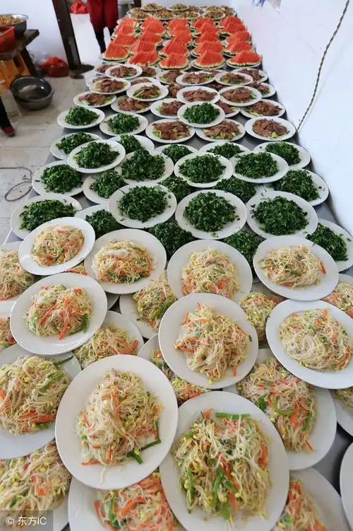 湖北襄阳农村的宴席真是让人眼前一亮!