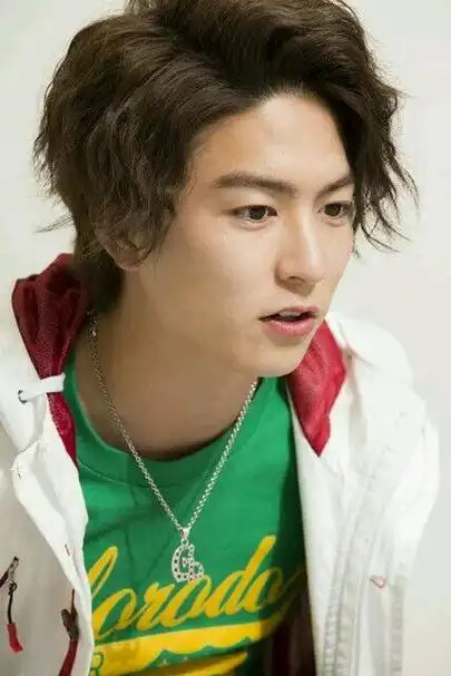 诗岛刚的发型叫什么