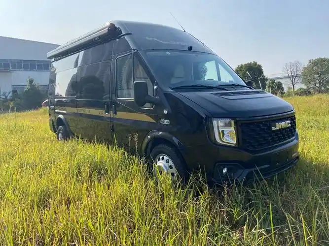 带你了解20多万的24款福特趣蜂江铃b850房车,豪华实用完美融合!