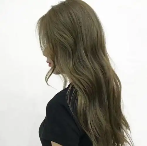 35岁头发染什么颜色显得年轻